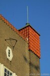 Uiterste einde van het blok, met torentje (Zaanstraat) - voor restauratie.
              <br/>
              Gert-Jan Lobbes, 2016